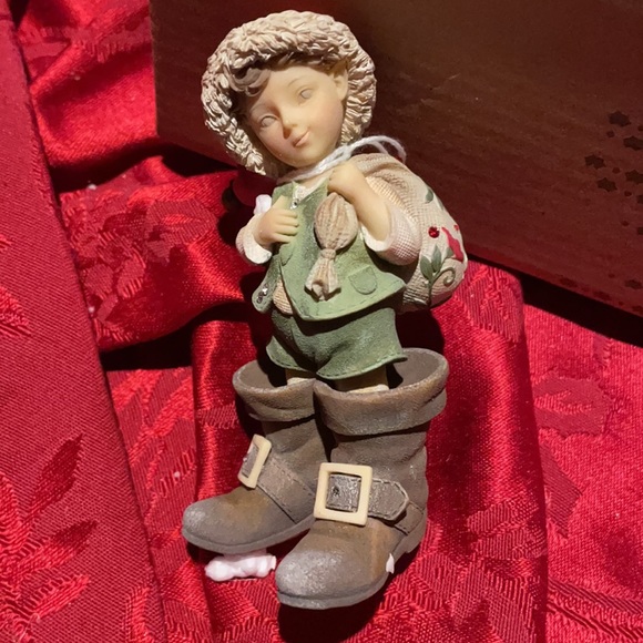 NWT Elf in Santa Boots Figurine - Picture 7 of 9